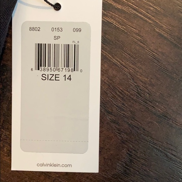 Black Calvin Klein shirt. A little pink NEVER WORN - Picture 3 of 3